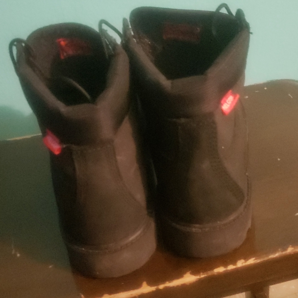Boots - Picture 3 of 3